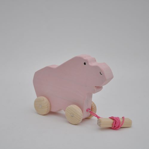 Koka Rotaļlietas bērniem motorikas attīstībai no 1 gadu vecam bērnam. Savvaļas dzīvnieki: Nīlzirgs velkama koka rotaļlietas tikai Barin.lv internet veikalā.