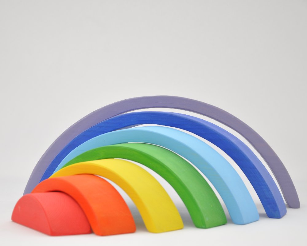 Rotaļlietas berņiem pirkt internetā Barin.lv veikalā ar piegādi mājās! Dubultā Koka Varavīksnes Barin XL lielā izmerā koka piramīda Jūsu Mazuļa Montesori attīstošām nodarbībām un izklaidei!