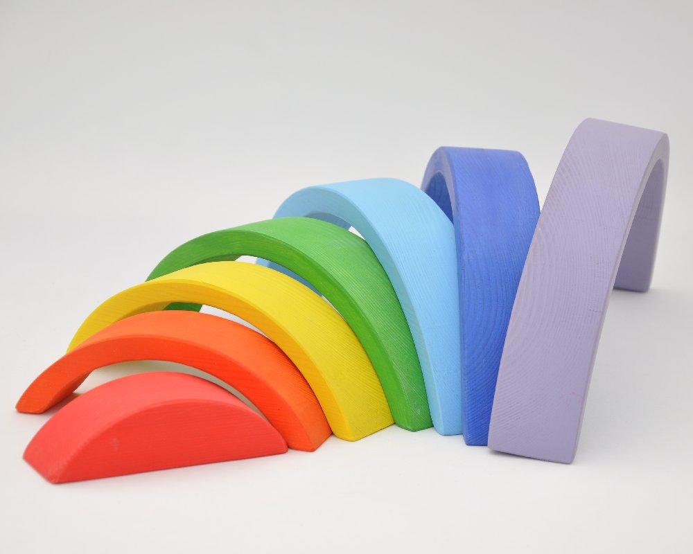 Rotaļlietas berņiem pirkt internetā Barin.lv veikalā ar piegādi mājās! Dubultā Koka Varavīksnes Barin XL lielā izmerā koka piramīda Jūsu Mazuļa Montesori attīstošām nodarbībām un izklaidei!