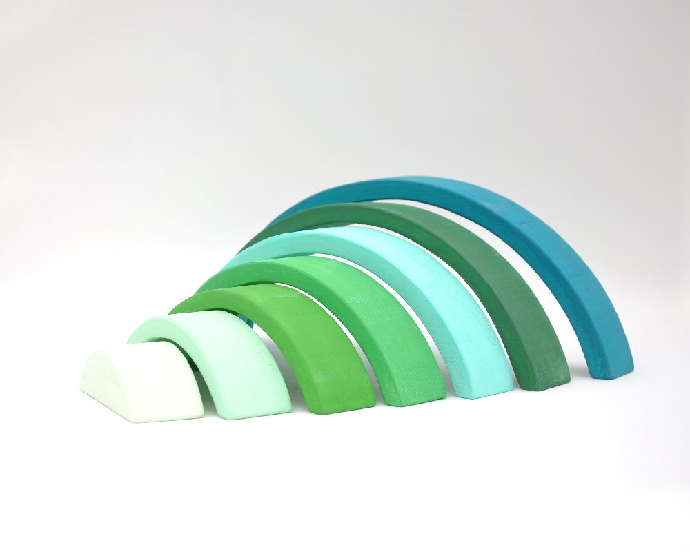 Rotaļlietas pērc online Barin.lv interneta veikalā ar piegādi mājās! Smaragda Zaļa Barin Varavīksne, XL lielā izmerā koka piramīda Jūsu Mazuļa Montesori attīstošām nodarbībām un izklaidei!