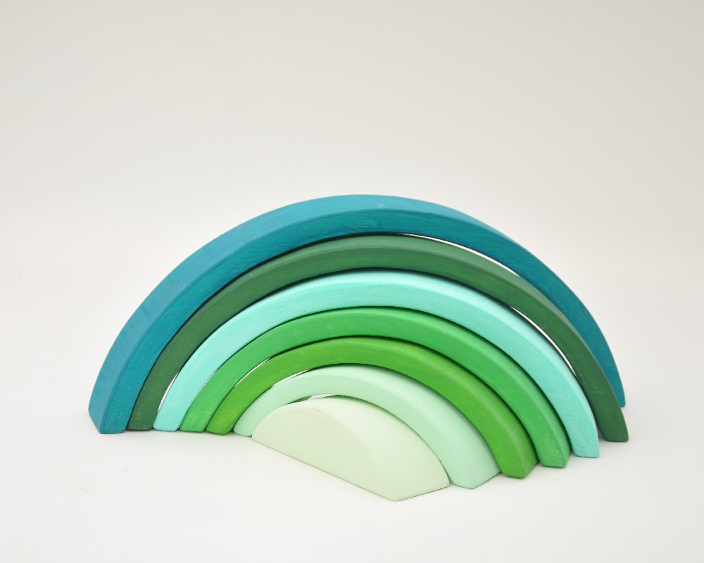 Rotaļlietas pērc online Barin.lv interneta veikalā ar piegādi mājās! Smaragda Zaļa Barin Varavīksne, XL lielā izmerā koka piramīda Jūsu Mazuļa Montesori attīstošām nodarbībām un izklaidei!