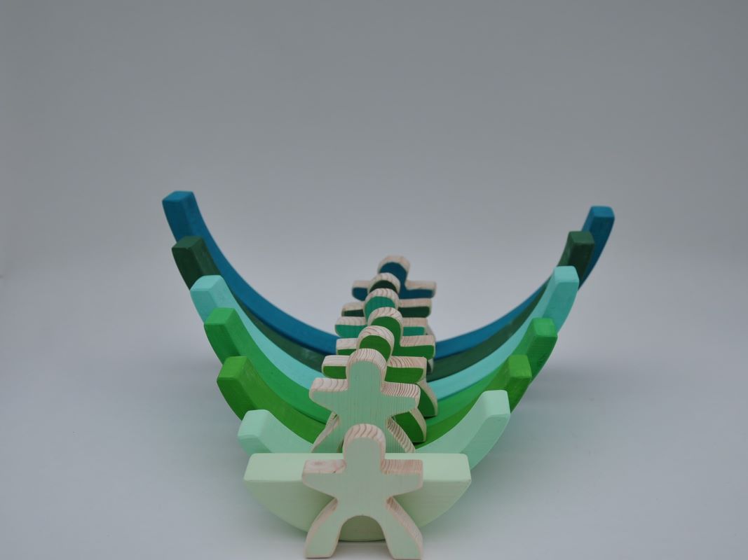 Attīstošas rotaļlietas krāsaini koka klucīši 7 koka varavīksnes cilvēciņi un Smaragda Zaļa Koka Varavīksne pirkt Barin.lv interneta veikalā