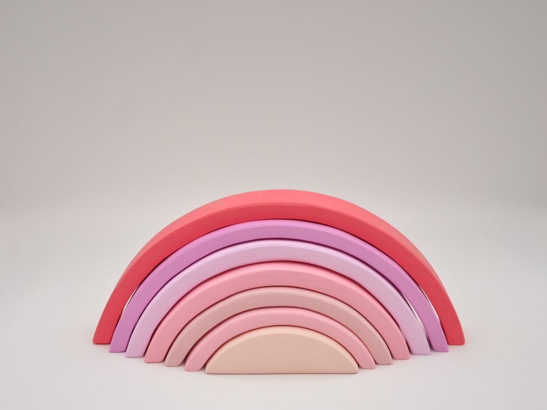 Rotaļlietas meitenēm pērc online Barin.lv ar piegādi mājās! Barin Koka Varavīksne Maigi rozā saldumu krāsā, XL lielā izmerā koka piramīda Jūsu Mazuļa Montesori attīstošām nodarbībām un izklaidei!