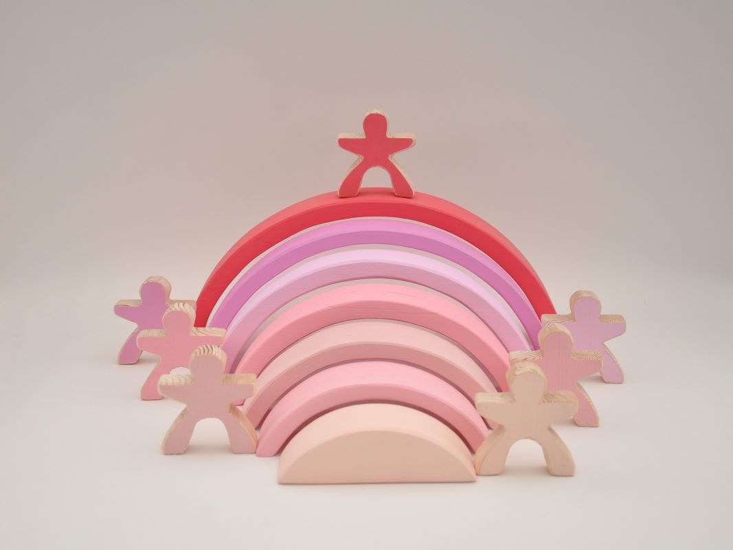 Attīstošas rotaļlietas krāsaini koka klucīši 7 koka varavīksnes cilvēciņi un Roza Varavīksne pirkt Barin.lv interneta veikalā