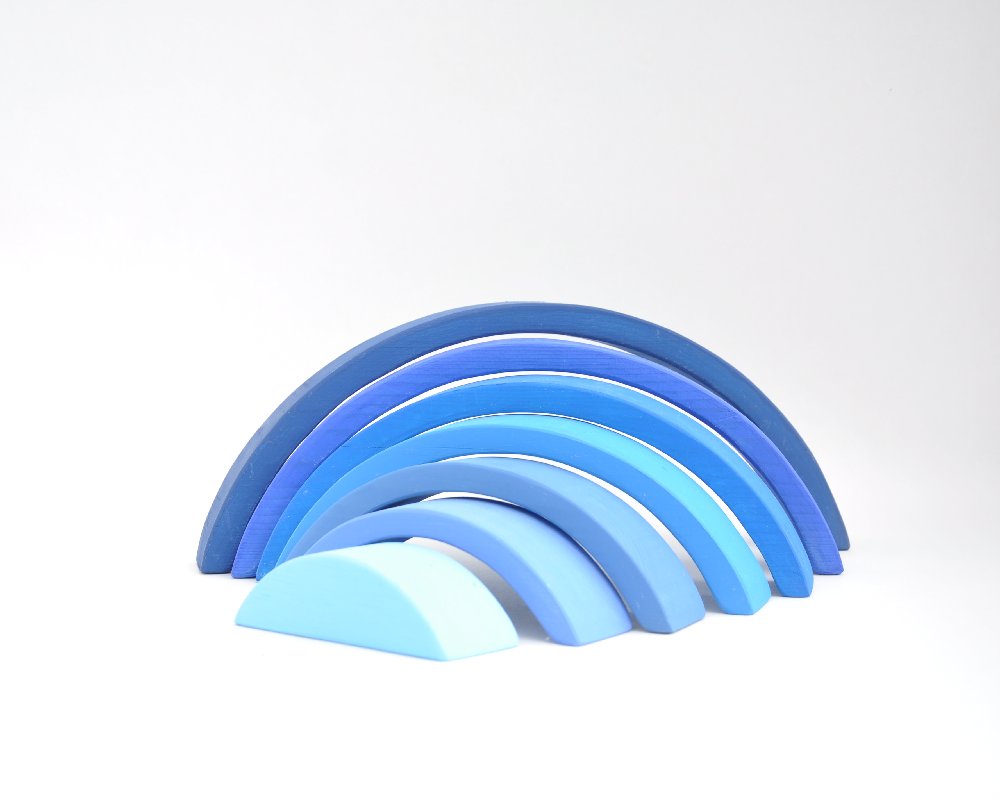 Koka Varavīksnes pērc online Barin.lv internetveikalā ar piegādi mājās! Tumši Zilā krāsā Barin Koka Varavīksne, XL lielā izmerā koka piramīda Jūsu Mazuļa Montesori attīstošām nodarbībām un izklaidei!