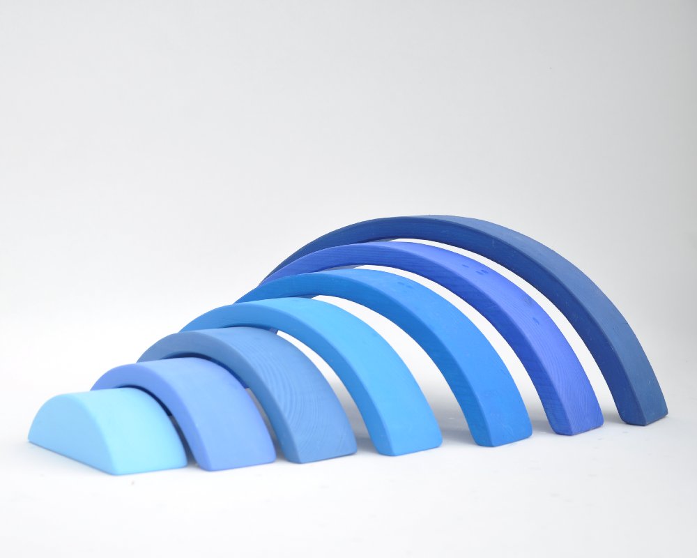 Koka Varavīksnes pērc online Barin.lv internetveikalā ar piegādi mājās! Tumši Zilā krāsā Barin Koka Varavīksne, XL lielā izmerā koka piramīda Jūsu Mazuļa Montesori attīstošām nodarbībām un izklaidei!