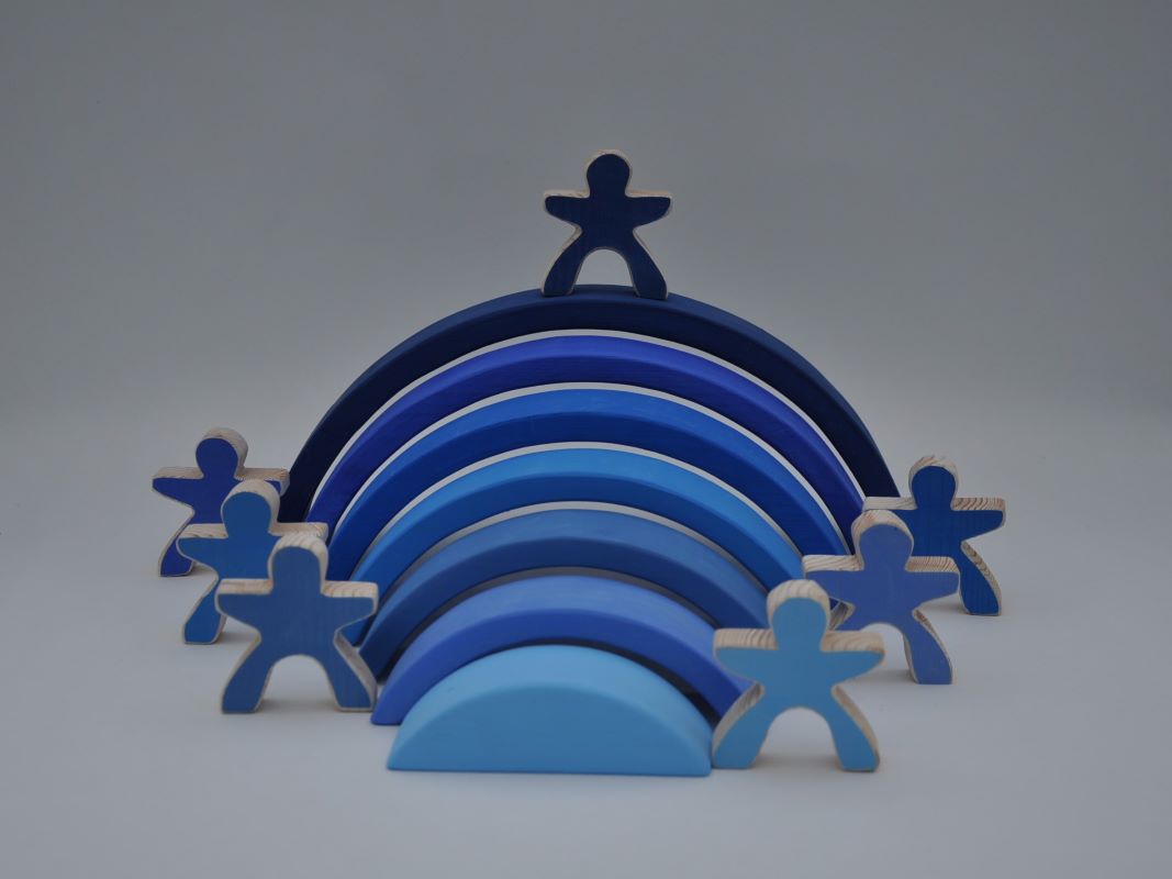 Attīstošas rotaļlietas krāsaini koka klucīši 7 koka varavīksnes cilvēciņi un Tumši Zila Koka Varavīksne pirkt Barin.lv interneta veikala