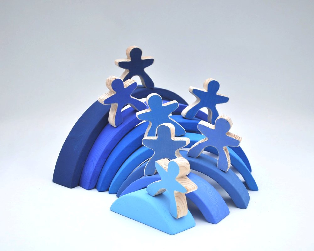 Attīstošas rotaļlietas krāsaini koka klucīši 7 koka varavīksnes cilvēciņi un Tumši Zila Koka Varavīksne pirkt Barin.lv interneta veikala