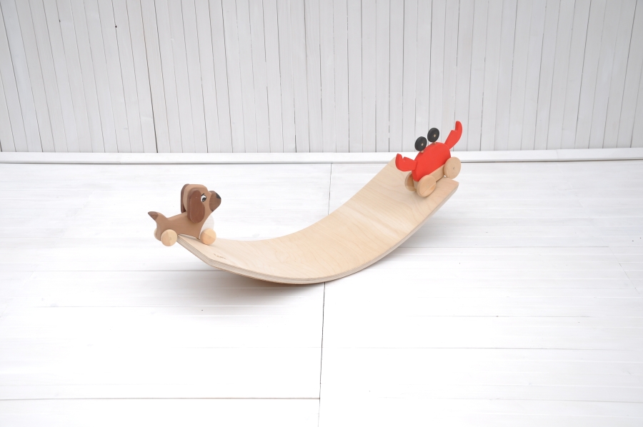 Līdzsvara dēlis balansēšanai maziem bērniem ar korķi: mazuļa sporta spēlēm ārā un mājās