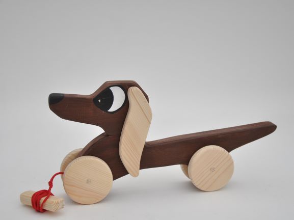 Bērnu rotaļlietas Mans Draugs Suns – "Hot Dog" Lielais Taksis koka rotaļlieta velkamā pirkt Barin.lv veikalā