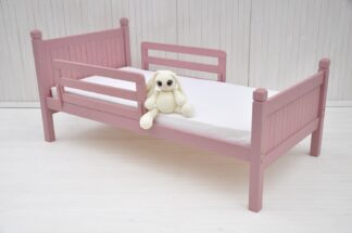 Bērnu gulta ar noņemamu drošības maliņu lavandas krāsā - modernas franču klasiskas mēbeles Jūsu bērnistabai.