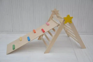 Rotaļlietas zīdaiņiem Mazā Zvaigznīte - motoriskās prasmes attīstošās rotaļlietas no 1 gada: BarinToys zīmola populārākās bērnu rotaļlietas sensorās klinšu kāpšanas sienas no Barin.lv veikala internetā.
